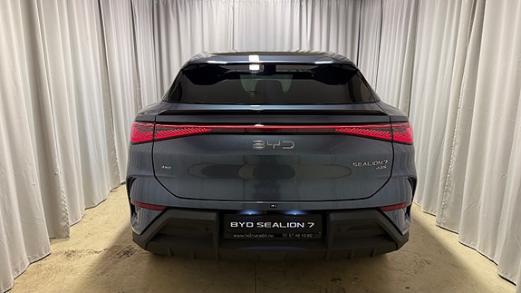 BYD Sealion 7 8 of 30