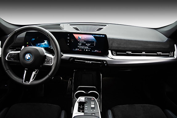BMW iX1 16 of 22