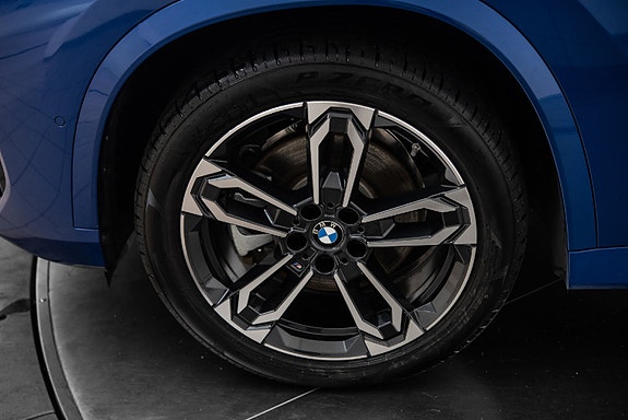BMW iX1 10 of 22