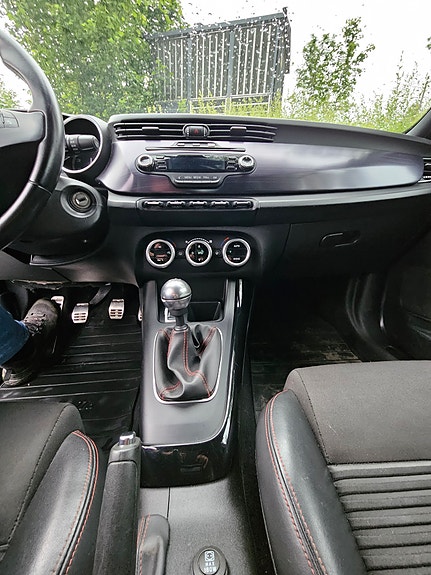 Alfa Romeo Giulietta 10 of 14