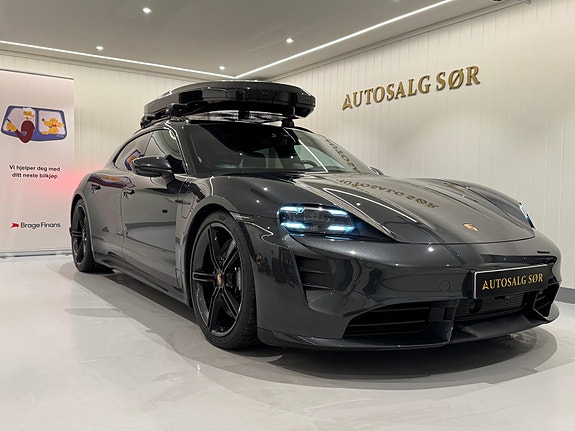 Porsche Taycan Sport Turismo 2 of 5