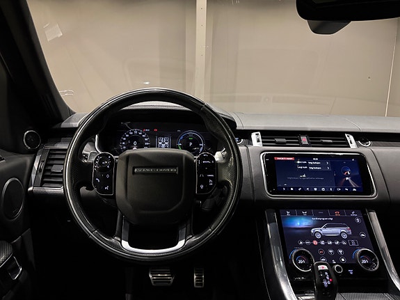 Land Rover Range Rover Sport 24 of 30