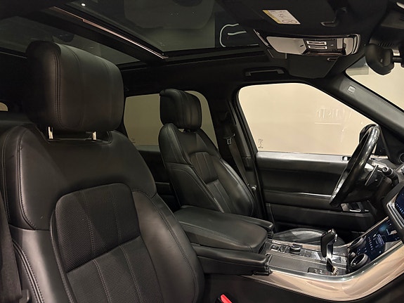 Land Rover Range Rover Sport 18 of 30