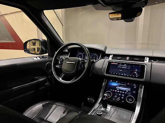 Land Rover Range Rover Sport 23 of 30