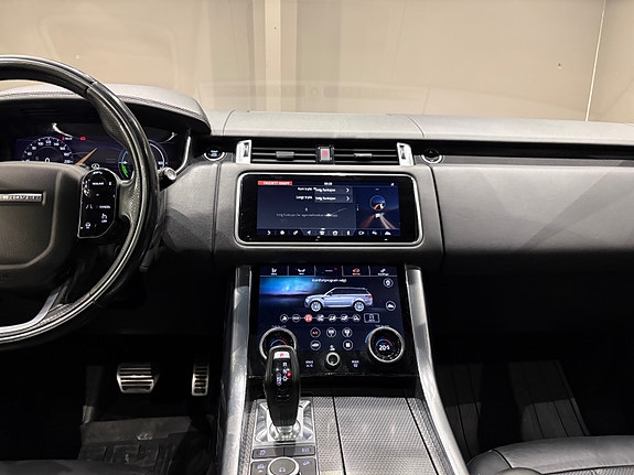 Land Rover Range Rover Sport 25 of 30