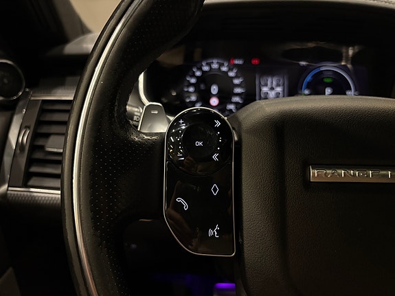 Land Rover Range Rover Sport 28 of 30