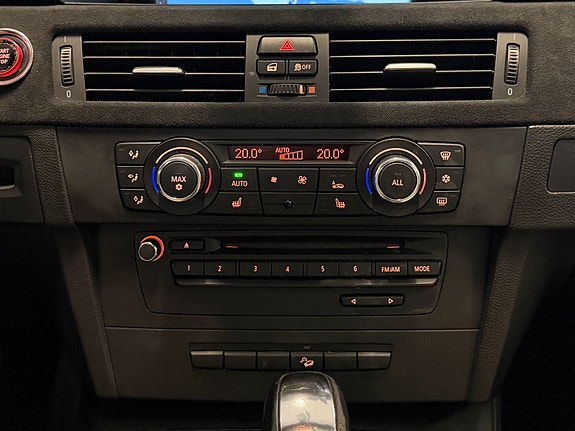 BMW 335i 19 of 30