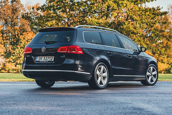Volkswagen Passat 2 of 5