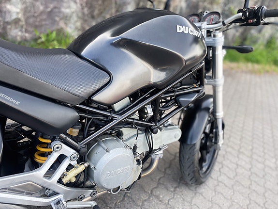Ducati Monster 600 4 of 5