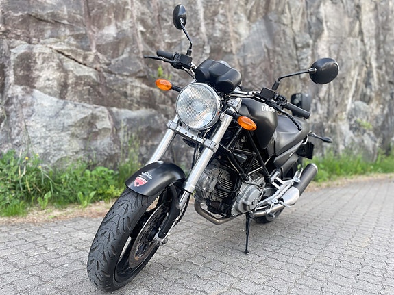 Ducati Monster 600 2 of 5