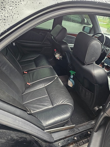 Mercedes-Benz E230 1996 photo 4