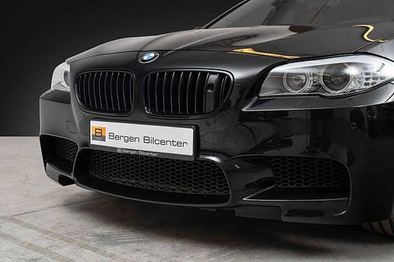 BMW M5 2 of 5
