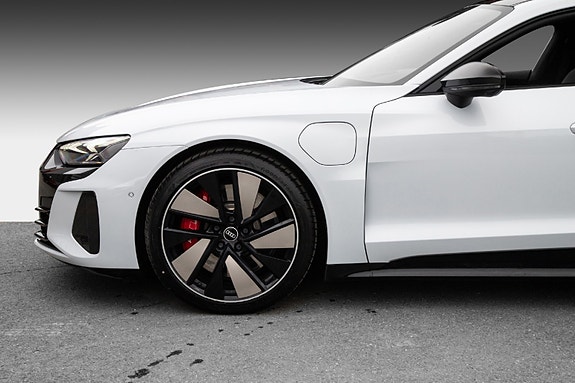 Audi e-tron GT RS 4 of 5