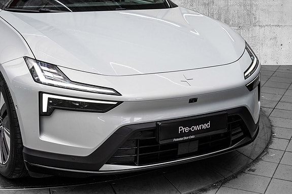 Polestar 4 2 of 5