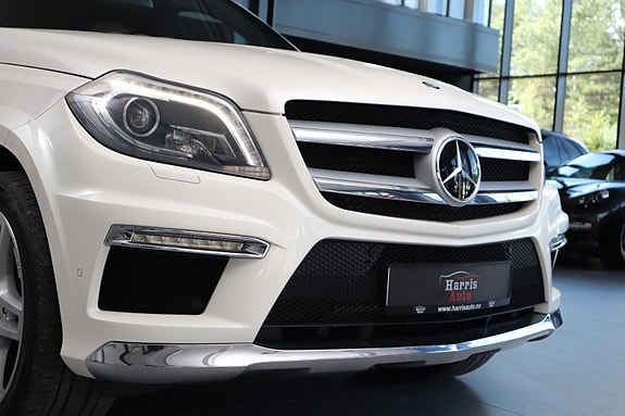Mercedes-Benz GL350 3 of 5