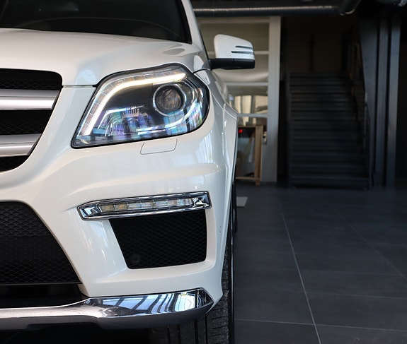 Mercedes-Benz GL350 5 of 5