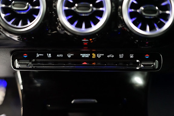 Mercedes-Benz A250 e 22 of 30