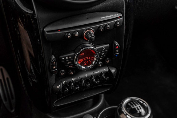 MINI Cooper SD 15 of 26