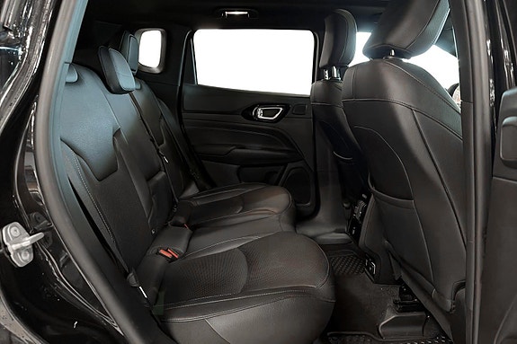 Jeep Compass 22 of 27