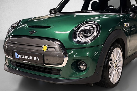 MINI Cooper SE 2 of 5