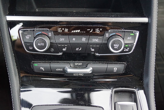BMW 225xe 27 of 30