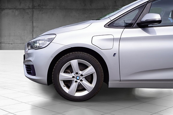 BMW 225xe 4 of 30