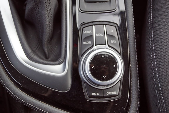 BMW 225xe 25 of 30