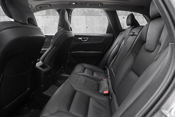 Volvo XC60 18 of 30