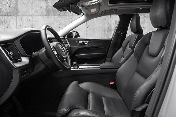 Volvo XC60 10 of 30