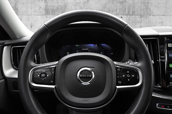 Volvo XC60 21 of 30