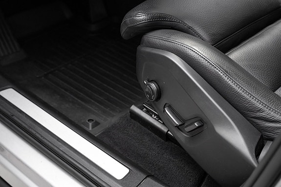 Volvo XC60 17 of 30