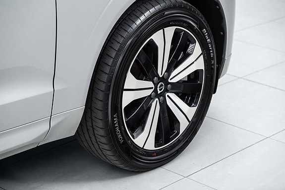 Volvo XC60 8 of 30