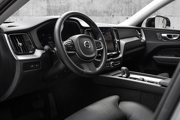 Volvo XC60 16 of 30
