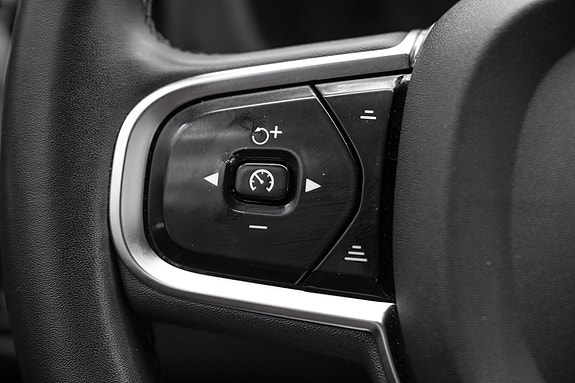 Volvo XC60 23 of 30