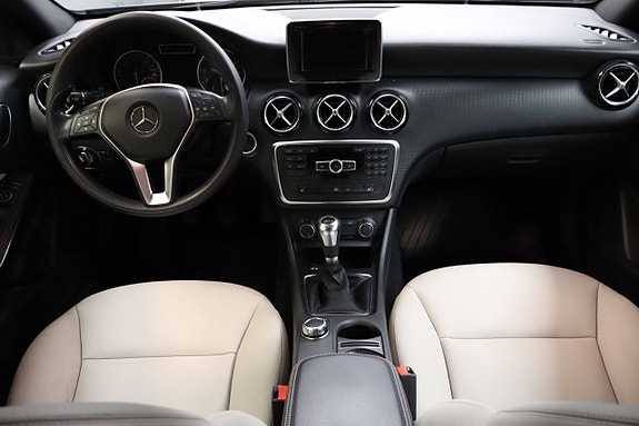 Mercedes-Benz A180 3 of 28