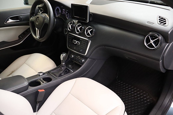 Mercedes-Benz A180 13 of 28