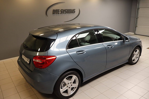Mercedes-Benz A180 2 of 28