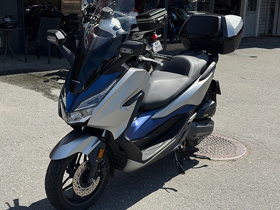 Honda Forza 125 3 of 5