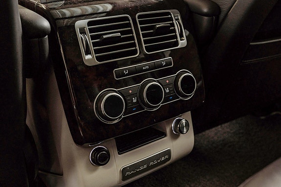 Land Rover Range Rover 21 of 30