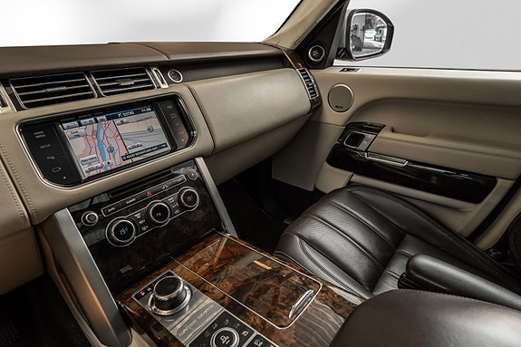 Land Rover Range Rover 13 of 30