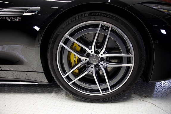 Mercedes-Benz SL63 17 of 18