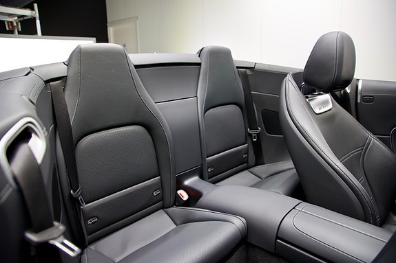 Mercedes-Benz SL63 7 of 18
