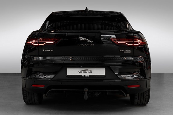 Jaguar I-PACE 4 of 5