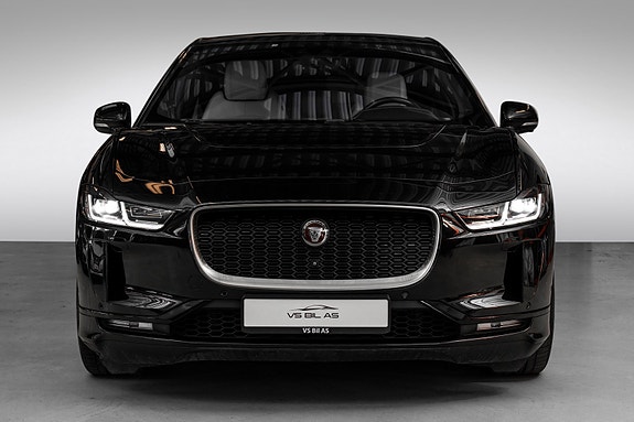 Jaguar I-PACE 3 of 5