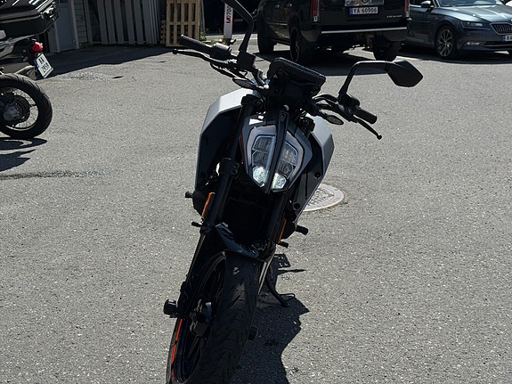 KTM 125 Duke 4 of 5