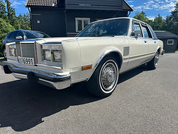 Chrysler 4 of 5