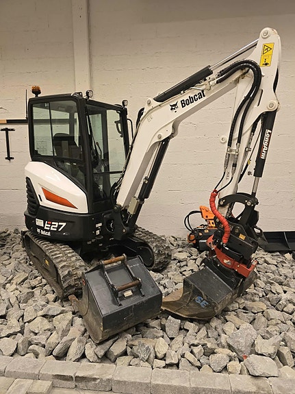Bobcat E27 Til utleie 3 of 5