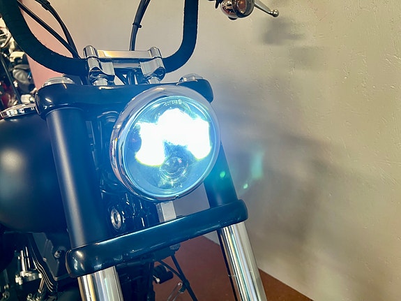Harley-Davidson FXDB Dyna Street Bob 25 of 25