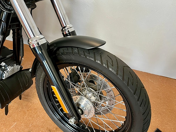 Harley-Davidson FXDB Dyna Street Bob 24 of 25