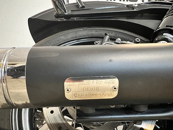 Harley-Davidson FXDB Dyna Street Bob 10 of 25